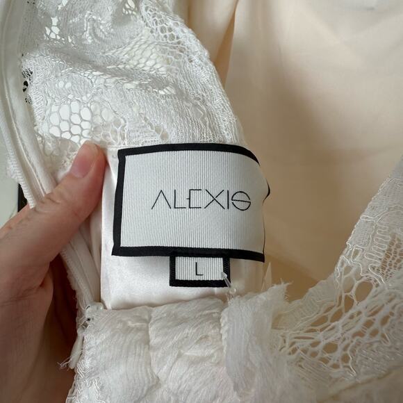 Alexis Anabella White Lace Bodycon Dress - Picture 8 of 9